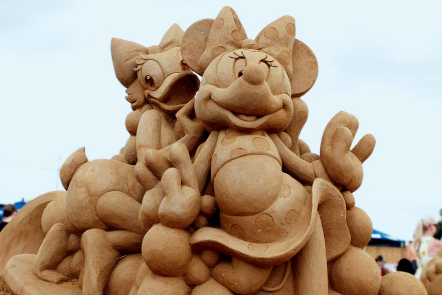 Tượng cát chuột Mickey. Tượng cát chuột Mickey.