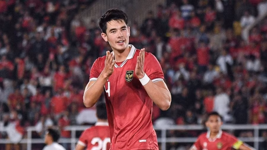 Trung vệ Elkan Baggott vắng mặt trong thành phần tuyển Indonesia đấu Iraq và Philippines sắp tới.