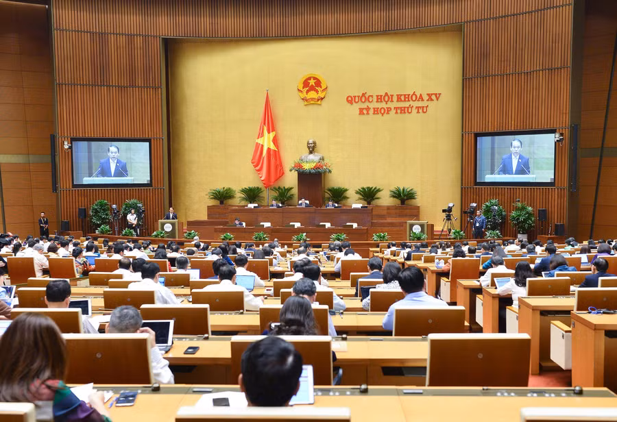 443/455 đại biểu Quốc hội tham gia tán thành thông qua Luật Thực hiện dân chủ ở cơ sở.