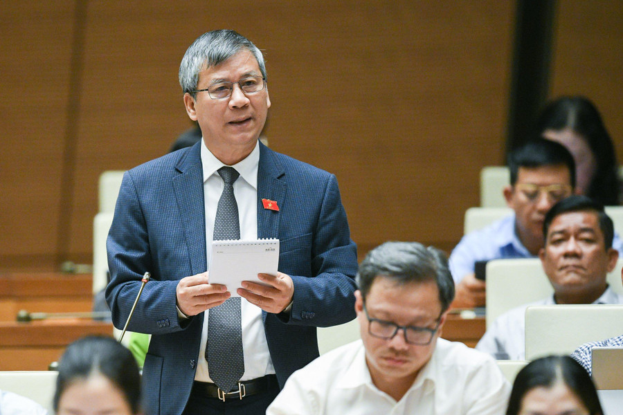 Đại biểu Nguyễn Anh Trí cho rằng, cần bỏ khung giá đất, khung giá quyền sử dụng đất. Đại biểu Nguyễn Anh Trí cho rằng, cần bỏ khung giá đất, khung giá quyền sử dụng đất.