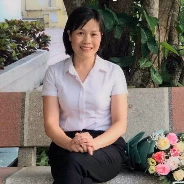 Cô giáo Hà Thị Hậu. Cô giáo Hà Thị Hậu.