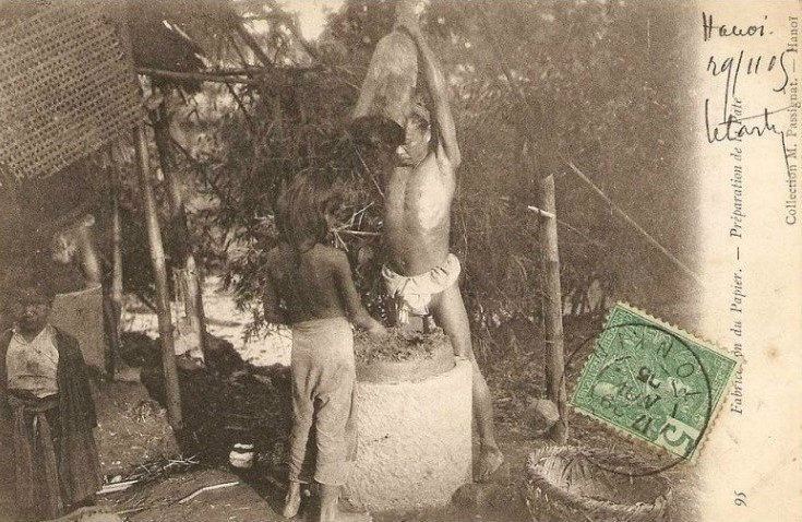 Cảnh giã giấy xưa.