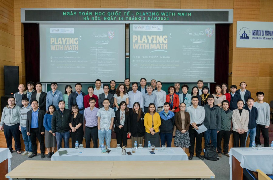 GS.TSKH Ngô Việt Trung và các nhà khoa học Viện Toán học, Viện Hàn lâm KH&CN Việt Nam. GS.TSKH Ngô Việt Trung và các nhà khoa học Viện Toán học, Viện Hàn lâm KH&CN Việt Nam.