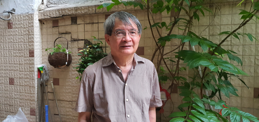 Ngoài 70 tuổi, GS.TSKH Ngô Việt Trung vẫn miệt mài với niềm đam mê toán học. Ngoài 70 tuổi, GS.TSKH Ngô Việt Trung vẫn miệt mài với niềm đam mê toán học.