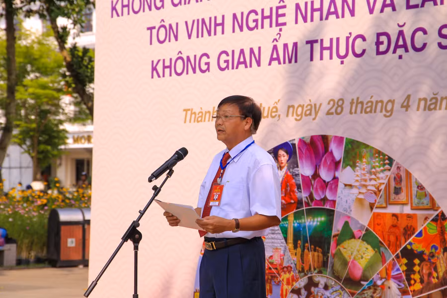 Ông Trần Song – Phó Chủ tịch Thường trực UBND TP Huế phát biểu tại lễ khai mạc.