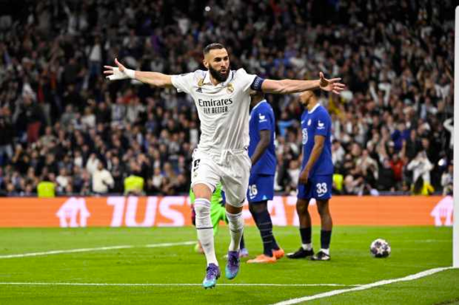 Karim Benzema tiếp tục ghi bàn vào lưới các đội bóng Anh. Karim Benzema tiếp tục ghi bàn vào lưới các đội bóng Anh.