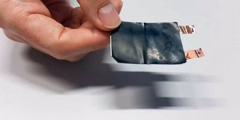 Pin có thể mềm như vải may quần áo được sáng chế.