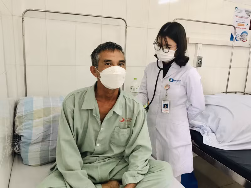 Bệnh nhân được chuyển điều trị nội khoa tại Khoa Nội hô hấp – Bệnh viện Bãi Cháy đã phục hồi sức khỏe tốt. Ảnh: BV.