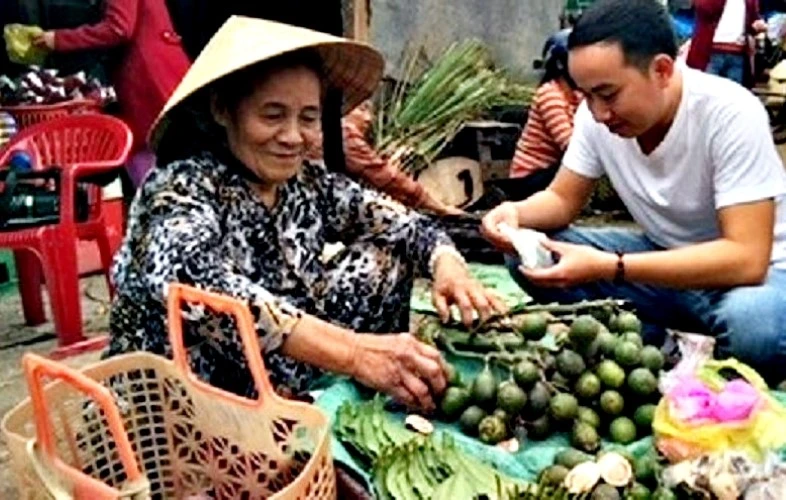 Bán trầu cau ở chợ Gia Lạc (chợ chỉ họp 3 ngày Tết).