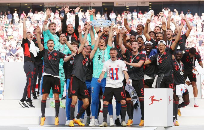 Bayern Munich vô địch Bundesliga lần thứ 11 liên tiếp. Bayern Munich vô địch Bundesliga lần thứ 11 liên tiếp.
