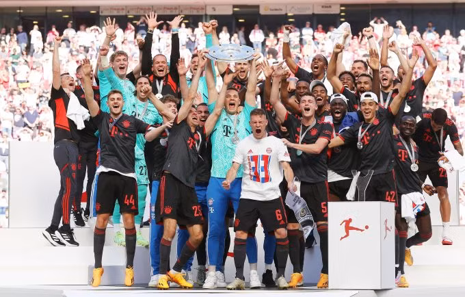 Bayern Munich vô địch Bundesliga lần thứ 11 liên tiếp.
