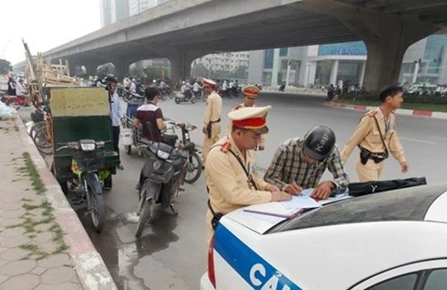 Hà Nội, TP HCM ra quân thu giữ hàng loạt xe máy cũ nát chạy trên đường