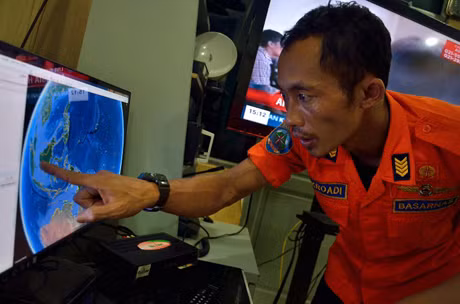 Máy bay Indonesia quần thảo biển Java tìm phi cơ mất tích