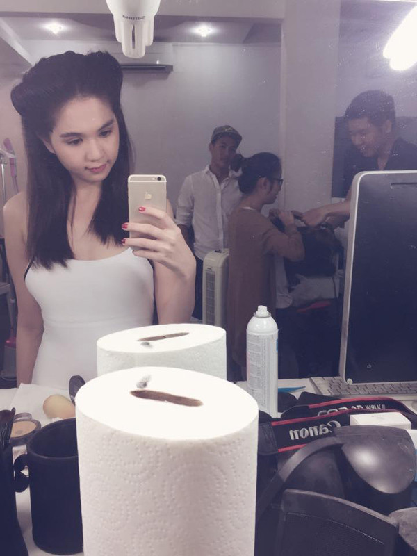 Ngọc Trinh hóa Tiểu Long nữ tóc đùi gà đầy gợi cảm