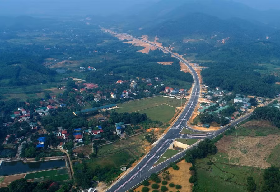 Cao tốc Hòa Bình - Mộc Châu sau khi hoàn thành sẽ góp phần tạo nên tuyến trục cao tốc kết nối vùng Tây Bắc với vùng kinh tế trọng điểm Bắc Bộ. (Ảnh minh họa)