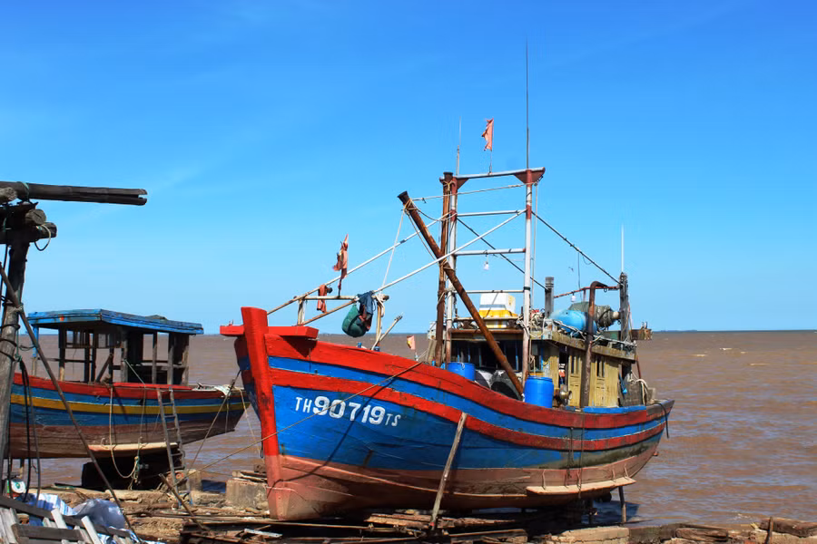 Nhiều ngư dân “gác thuyền” vì xăng, dầu tăng giá “phi mã”.