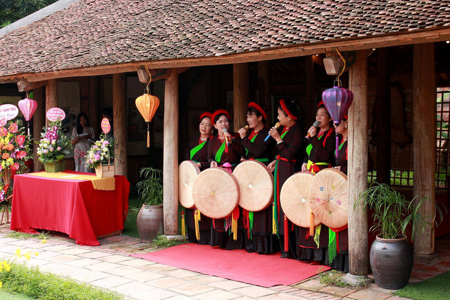 Văn nghệ chào mừng triển lãm