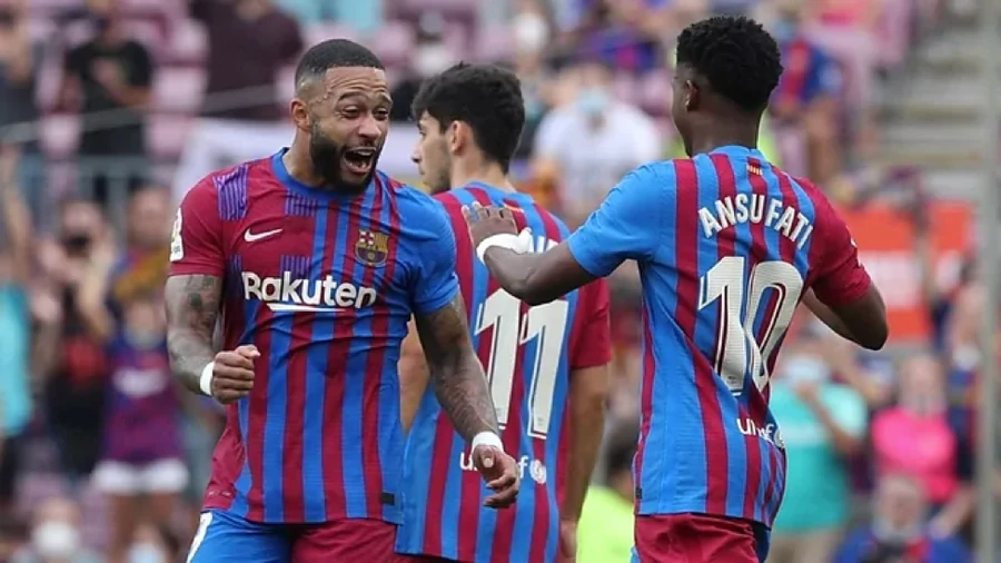 Depay và Fati trong chiến thắng 3-0 của Barcelona trước Levante