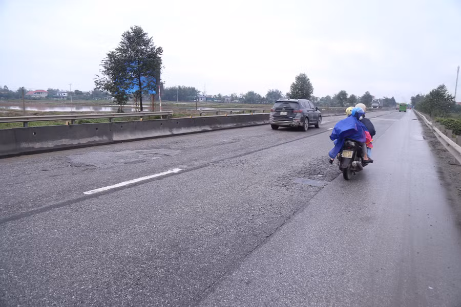 Việc khắc phục manh mún, không đảm bảo tiến độ của Cienco4 ảnh hưởng tới công tác đảm bảo trật tự ATGT, tiềm ẩn nguy cơ xảy ra tai nạn giao thông, gây bức xúc trong nhân dân.