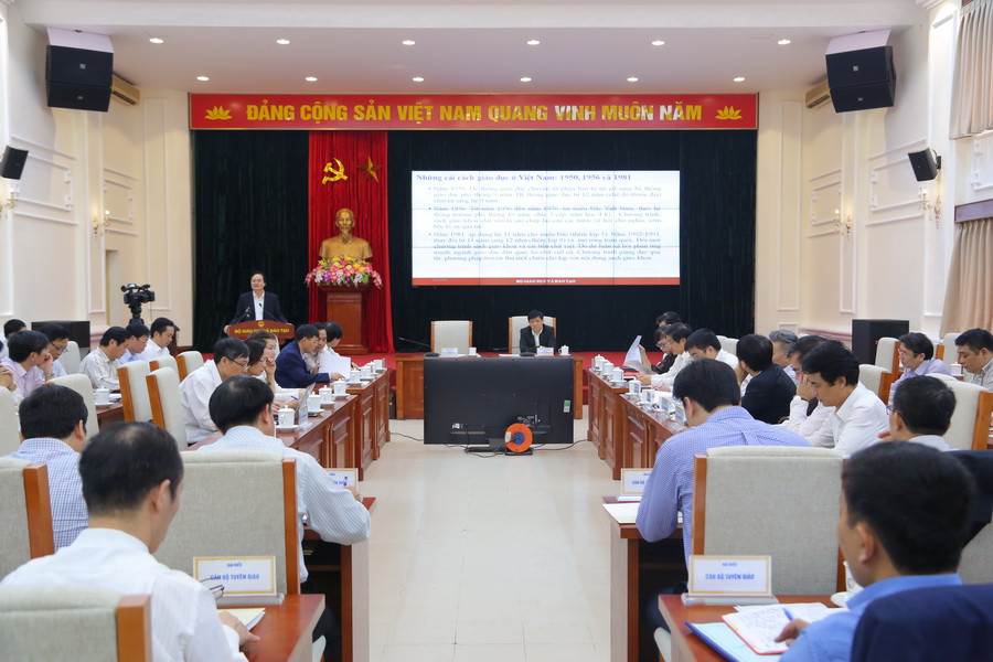 Buổi Tọa đàm về GD&ĐT với cán bộ tuyên giáo. Ảnh Bá Hải Buổi Tọa đàm về GD&ĐT với cán bộ tuyên giáo. Ảnh Bá Hải