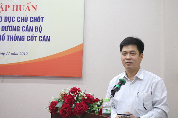 PGS.TS Nguyễn Xuân Thành, Phó Vụ trưởng Vụ Trung học phổ thông, Giám đốc BQL Chương trình ETEP phát biểu khai mạc. PGS.TS Nguyễn Xuân Thành, Phó Vụ trưởng Vụ Trung học phổ thông, Giám đốc BQL Chương trình ETEP phát biểu khai mạc.