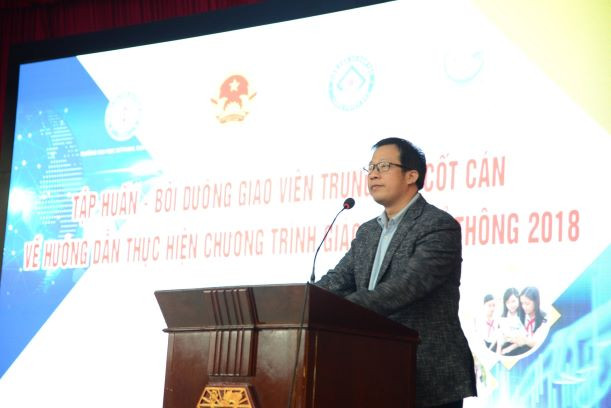 PGS.TS. Lê Anh Phương - Hiệu trưởng Nhà trường phát biểu khai mạc PGS.TS. Lê Anh Phương - Hiệu trưởng Nhà trường phát biểu khai mạc