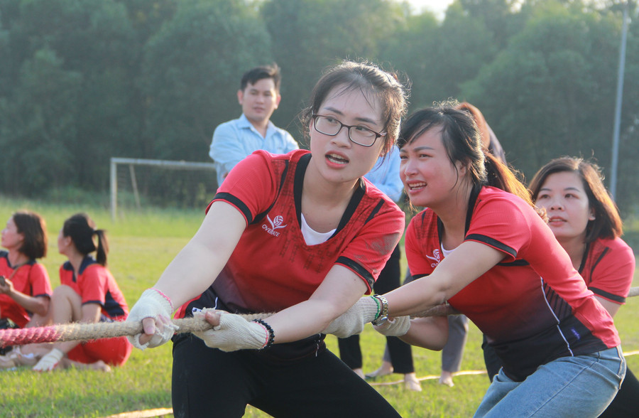 Không chỉ ở phòng làm việc mà tại các hoạt động sân chơi cần sự mạnh mẽ cũng không che giấu đi được vẻ đẹp của chị em. Không chỉ ở phòng làm việc mà tại các hoạt động sân chơi cần sự mạnh mẽ cũng không che giấu đi được vẻ đẹp của chị em.