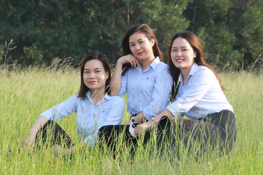 Đối với các chị em tại FHS, công việc chủ yếu là nhân viên văn phòng. Đối với các chị em tại FHS, công việc chủ yếu là nhân viên văn phòng.