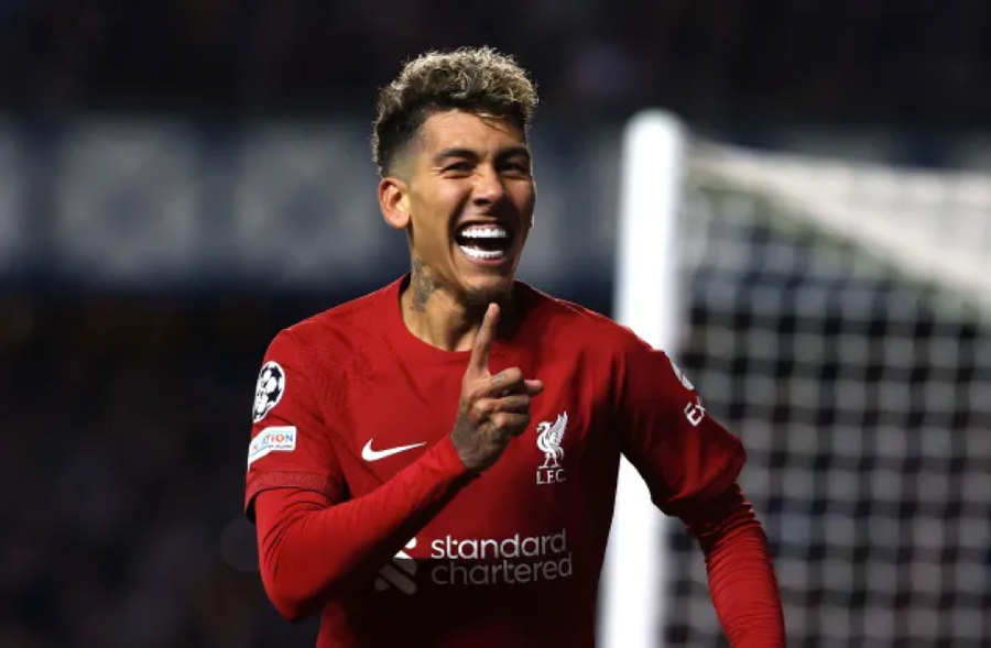 Roberto Firmino cười tươi với hai bàn thắng và một đường kiến tạo.