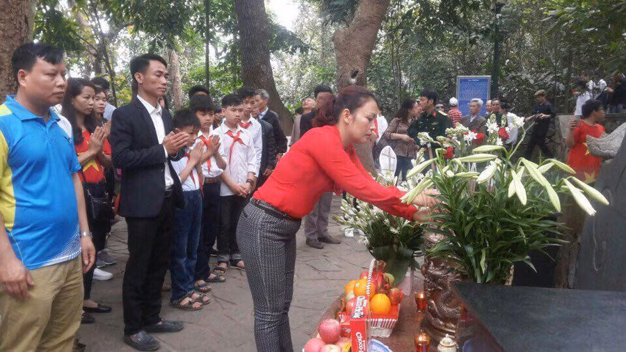 Giúp học sinh thêm tự hào dân tộc, biết ơn thế hệ cha ông từ hoạt động trải nghiệm thực tế.