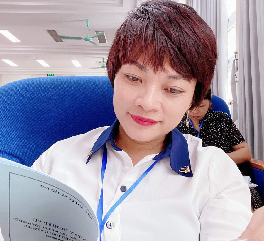 Cô Hoàng Thị Hồng Hạnh Cô Hoàng Thị Hồng Hạnh