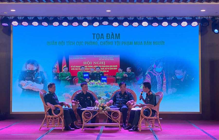 Nhiều ý kiến trao đổi xung quanh vấn đề tội phạm mua bán người. Nhiều ý kiến trao đổi xung quanh vấn đề tội phạm mua bán người.