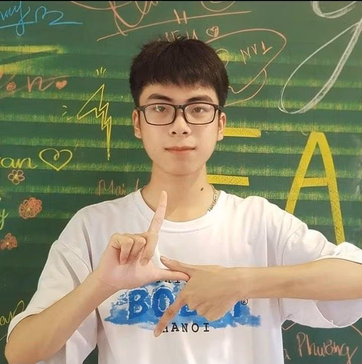 Kỳ thi tốt nghiệp THPT năm 2022, Linh có nguyện vọng xét tuyển tổ hợp D1 vào Trường Đại học Kinh tế quốc dân.