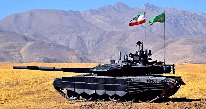 Xe tăng Iran trên chiến trường.