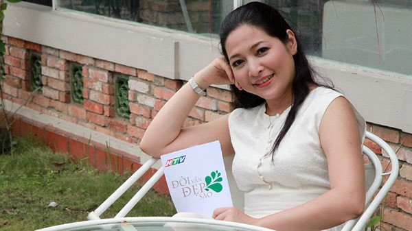 Vì có khả năng viết lách từ lúc còn đi học nên Quỳnh Hương ấp ủ một thể loại chương trình âm nhạc có thể kết hợp thế mạnh của cô trước đây và Thay lời muốn nói ra đời. Suốt 14 năm, Thay lời muốn nói luôn là chương trình được chờ đợi hằng tháng trên HTV và MC Quỳnh Hương là linh hồn không thể thiếu. Cô nói: “Với một người dẫn chương trình, quan trọng nhất là phải “có hồn”. Cái “hồn” ở đây, hiểu theo một nghĩa đơn giản, chính là cảm xúc mình đặt vào từng tình huống, câu chuyện, vấn đề mình dẫn”.