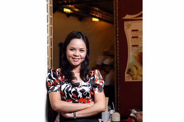 Cùng với công việc MC, Quỳnh Trâm còn thử thách bản thân qua vai trò Giám đốc marketing cho một chuỗi quán ăn đặc sản. Dù làm gì, cô cũng hết mình và giữ niềm đam mê tới cùng. Cùng với công việc MC, Quỳnh Trâm còn thử thách bản thân qua vai trò Giám đốc marketing cho một chuỗi quán ăn đặc sản. Dù làm gì, cô cũng hết mình và giữ niềm đam mê tới cùng.