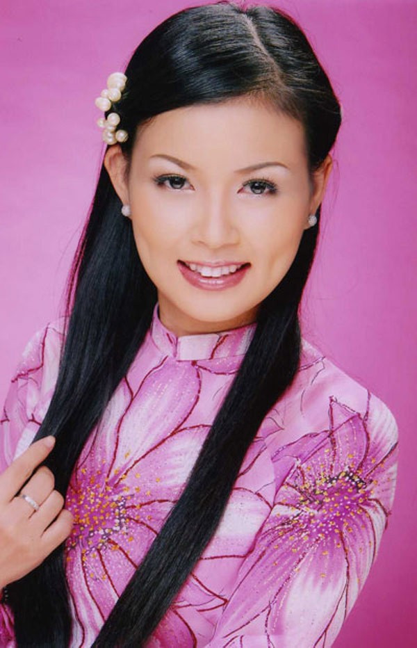 Quỳnh Giang là một nữ MC “lạ”, “Lạ” vì cô vốn là thế hệ 