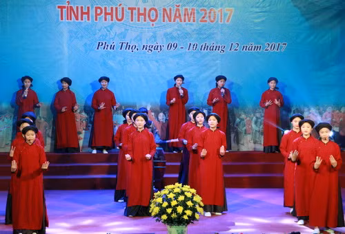 Liên hoan Hát Xoan ngành Giáo dục tỉnh Phú Thọ năm 2017 có trên 1.500 em học sinh và diễn viên biểu diễn