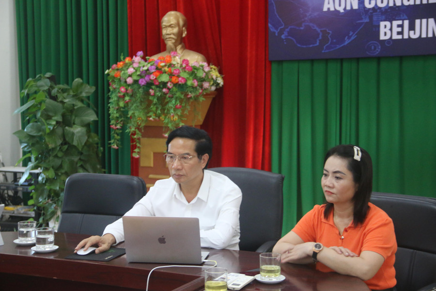 PGS.TS Nguyễn Huy Hoàng (bên trái) - Giám đốc Sở GD&ĐT Sơn La tham dự Hội nghị trực tuyến chất lượng Châu Á Bắc Kinh (Trung Quốc). PGS.TS Nguyễn Huy Hoàng (bên trái) - Giám đốc Sở GD&ĐT Sơn La tham dự Hội nghị trực tuyến chất lượng Châu Á Bắc Kinh (Trung Quốc).