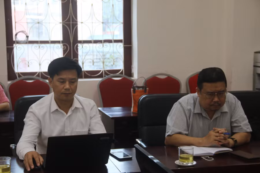 Các đại biểu dự Hội nghị trực tuyến.