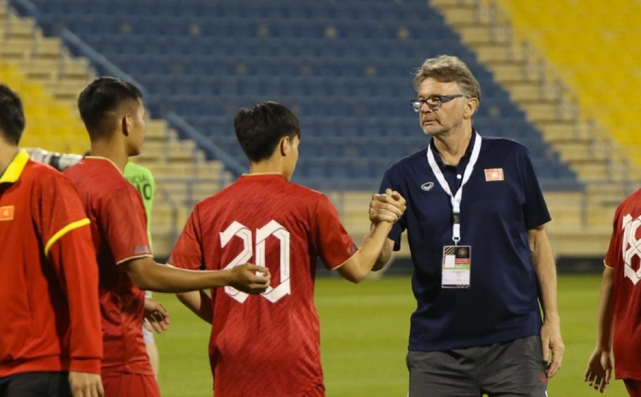 HLV Philippe Troussier hài lòng với học trò tại U23 Việt Nam. HLV Philippe Troussier hài lòng với học trò tại U23 Việt Nam.