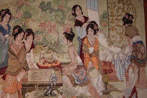 Thường thì các cung tần mỹ nữ "bằng mặt chứ không bằng lòng" với nhau Thường thì các cung tần mỹ nữ "bằng mặt chứ không bằng lòng" với nhau