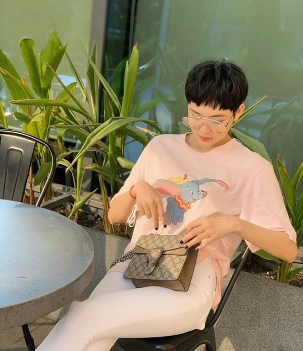 Sở hữu cả loạt item đắt đỏ, Hiền Hồ xứng đáng là tay chơi hàng hiệu ngầm của vbiz.