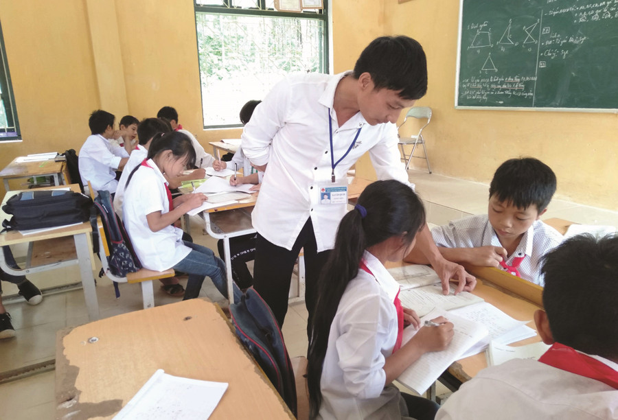 Thầy giáo La Văn Quân, Trường PTDTBT THCS Thuần Mang, huyện Ngân Sơn (Bắc Kạn). Ảnh: INT Thầy giáo La Văn Quân, Trường PTDTBT THCS Thuần Mang, huyện Ngân Sơn (Bắc Kạn). Ảnh: INT