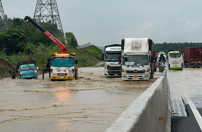 Công bố nguyên nhân gây ngập cao tốc Dầu Giây - Phan Thiết 