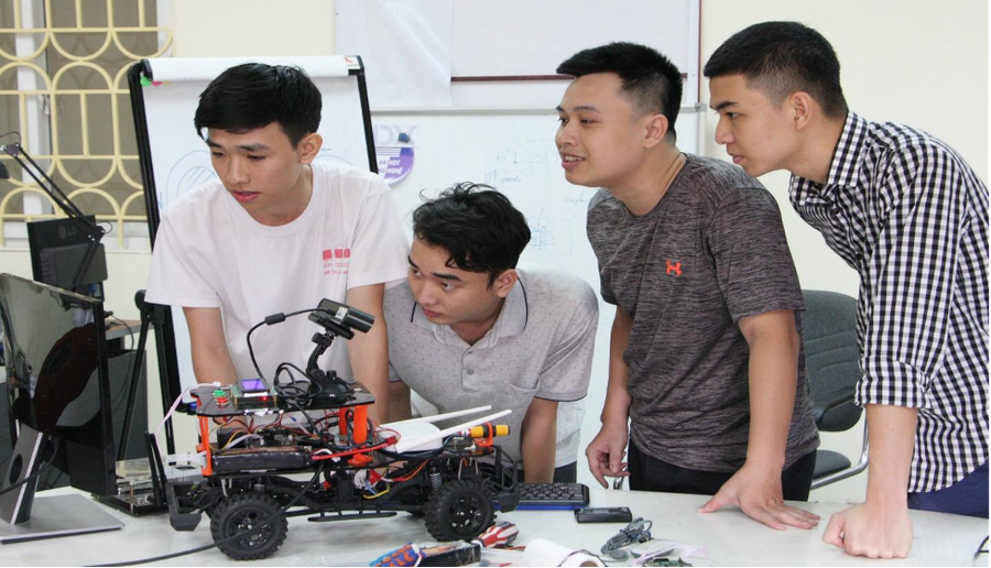 Việc nghiên cứu và phát triển trí tuệ nhân tạo đang trở thành một nhu cầu cấp thiết. Việc nghiên cứu và phát triển trí tuệ nhân tạo đang trở thành một nhu cầu cấp thiết.