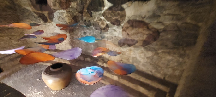 Sắp đặt nghệ thuật trong tháp nước Hàng Đậu. Ảnh: Bình Thanh. Sắp đặt nghệ thuật trong tháp nước Hàng Đậu. Ảnh: Bình Thanh.