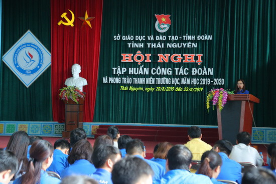Hội nghị tập huấn công tác Đoàn và phong trào thanh niên năm học 2019 - 2020 cho giáo viên làm cán bộ Đoàn trường. Ảnh: Việt Hà Hội nghị tập huấn công tác Đoàn và phong trào thanh niên năm học 2019 - 2020 cho giáo viên làm cán bộ Đoàn trường. Ảnh: Việt Hà