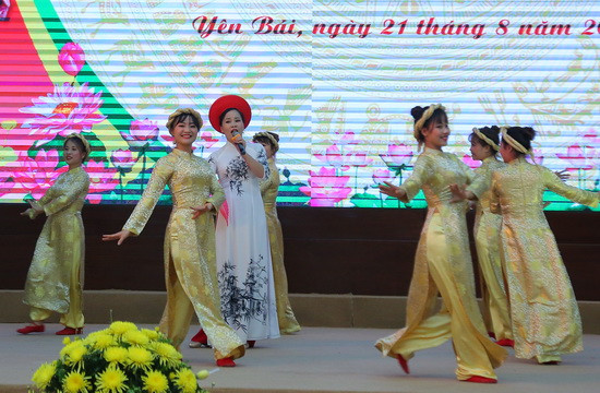 Các tiết mục văn nghệ tại hội thi. Ảnh: Việt Hà Các tiết mục văn nghệ tại hội thi. Ảnh: Việt Hà
