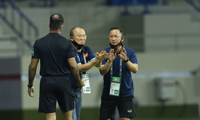 Thầy Park cũng yêu cầu toàn đội ngừng trong men say chiến thắng để hướng tới các trận sau.